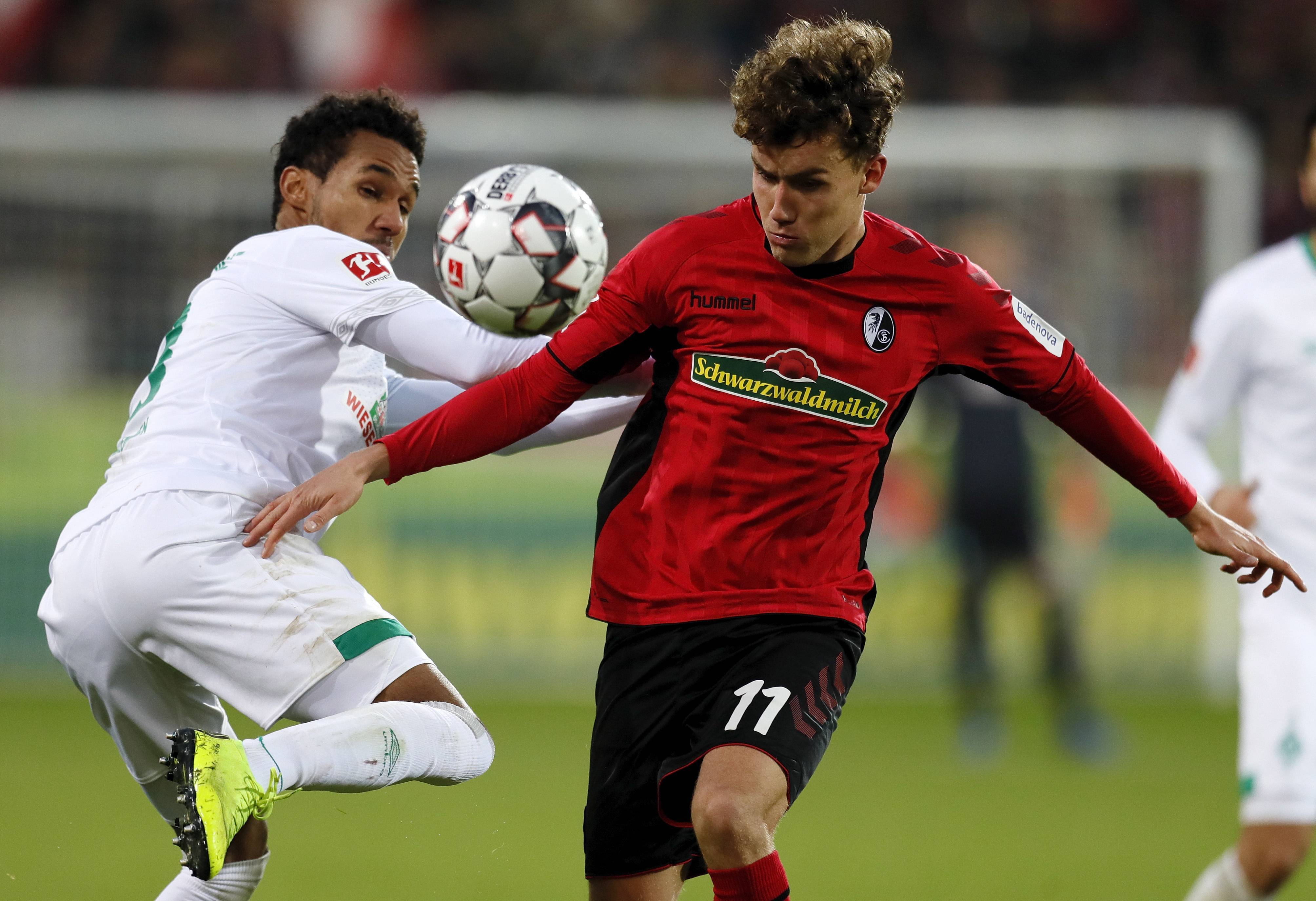 开云体育官网-清晨法甲焦点战；多伦多猛龙调整名单；目标明确；更衣室氛围转暖的简单介绍