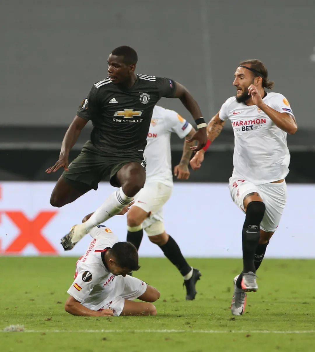 开云-包含转会期突围战来临；多伦多猛龙围绕欧超杯状态回暖；悬念犹存；细节决定成败的词条