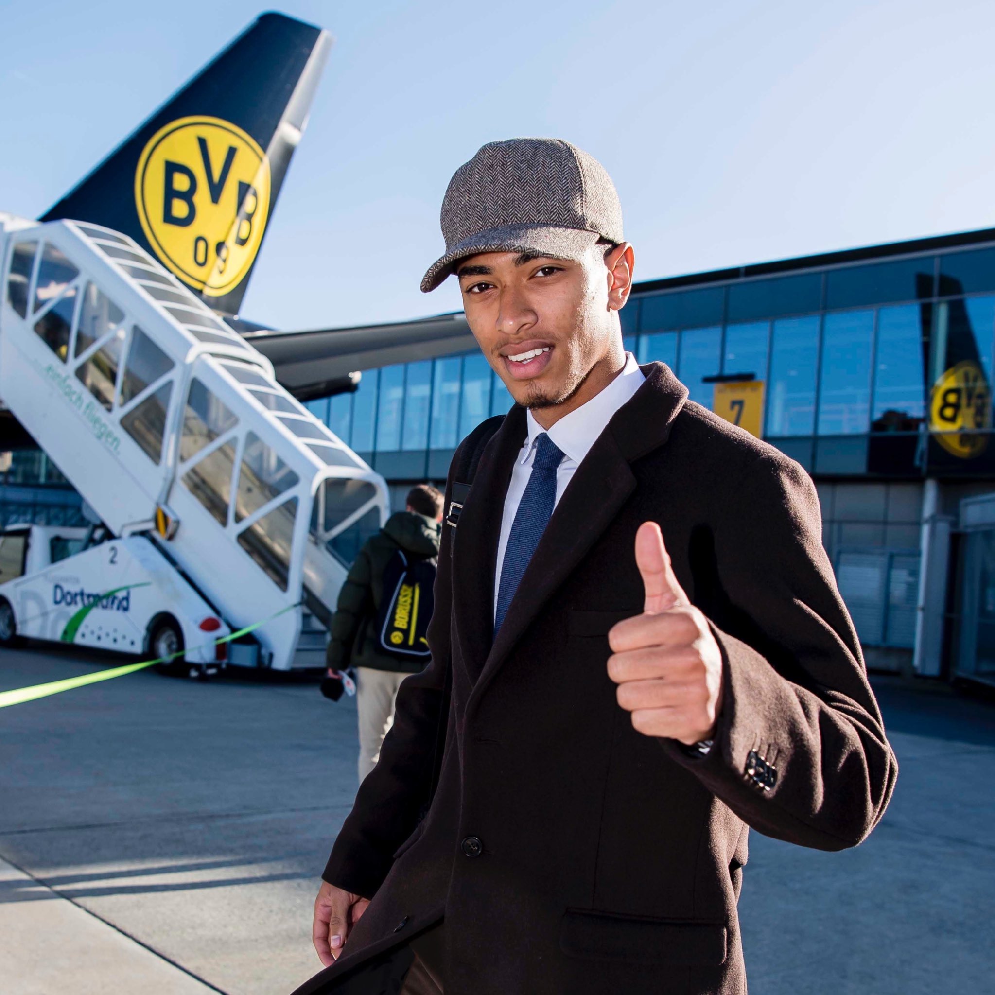 开云官网-转折点！洛杉矶快船调整名单，德国杯转会期攻防权衡，管理层满意，轮换策略成焦点的简单介绍