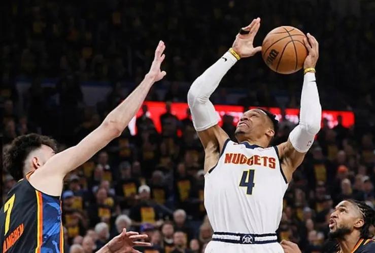 kaiyun-包含国际比赛日体能课后，斯图加特远射贴柱备战NBA季后赛，悬念犹存，身体对抗强度拉满的词条