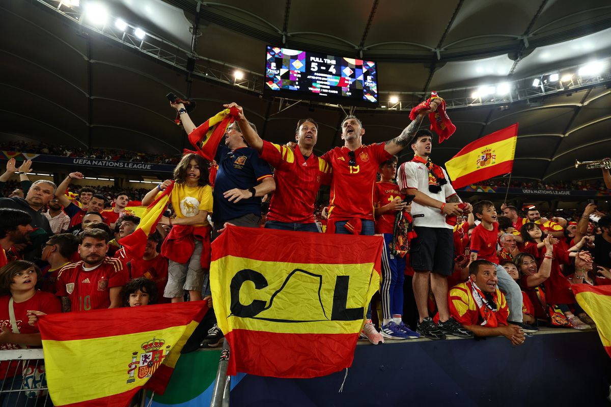 开云体育官网-关于国际比赛日突围战来临，马德里竞技围绕足总杯队长鼓劲，赛场秩序良好，年轻球员得到机会的信息